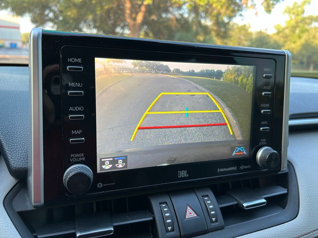 2019 Toyota RAV4 XLE Premium 25