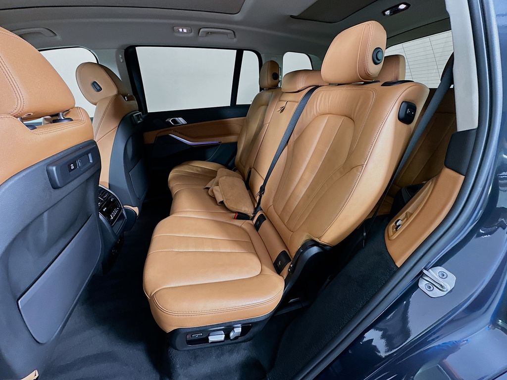 Thumbnail: 2021 BMW X7 - 25