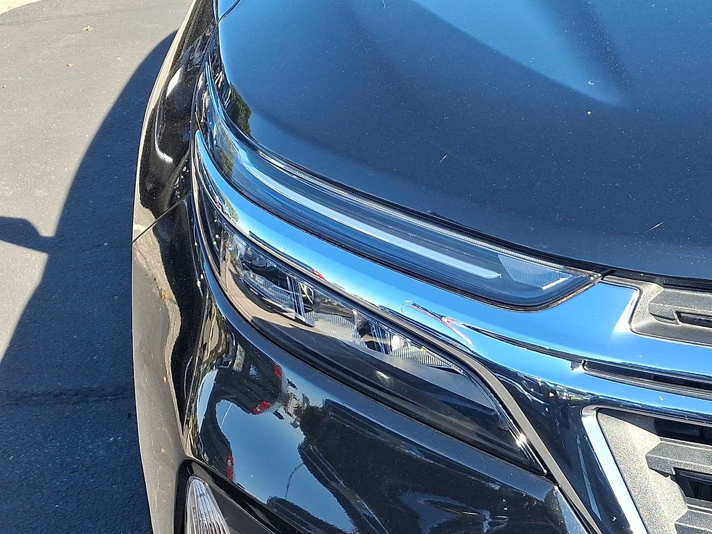 Thumbnail: 2023 Chevrolet Equinox - 9