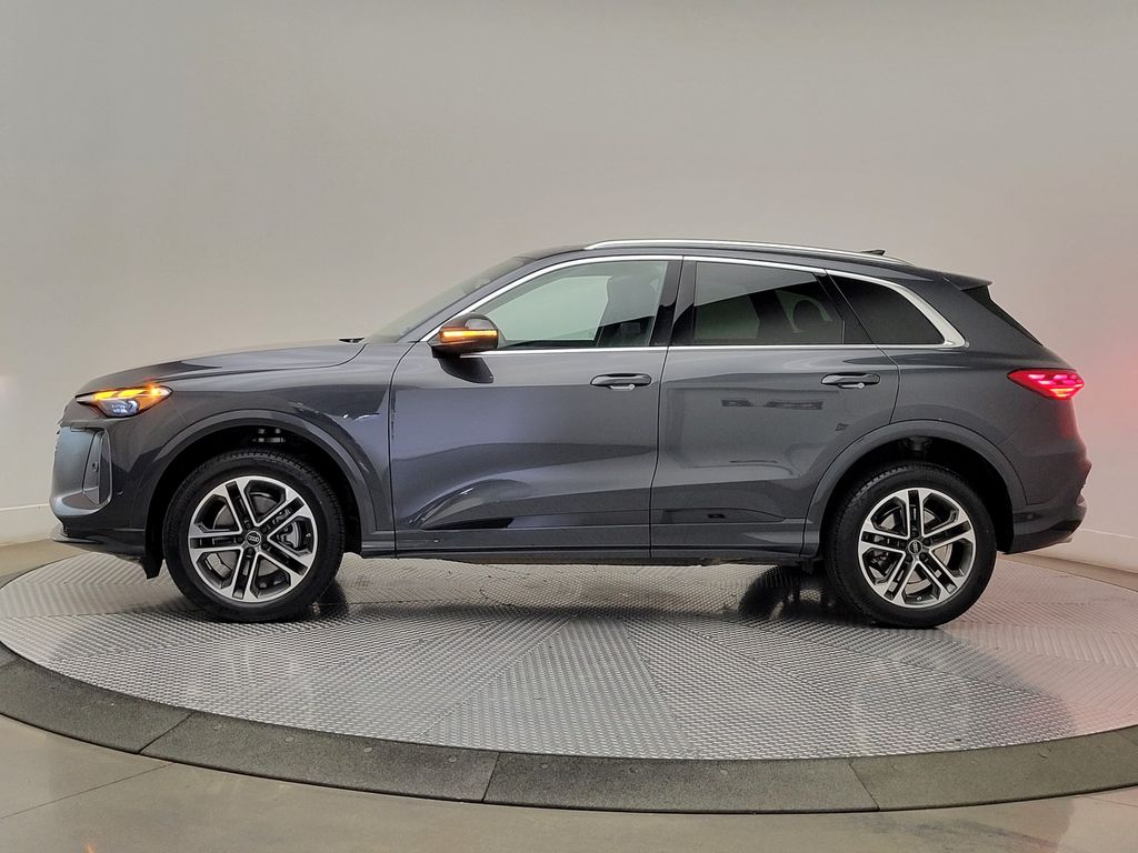 Thumbnail: 2025 Audi Q5 - 3