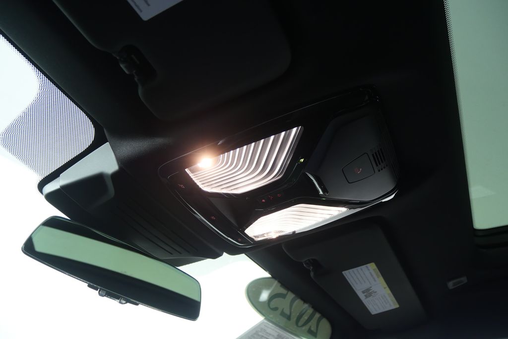 Thumbnail: 2025 BMW X6 - 25