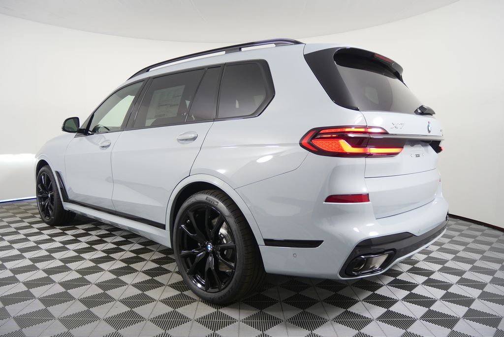 Thumbnail: 2026 BMW X7 - 5