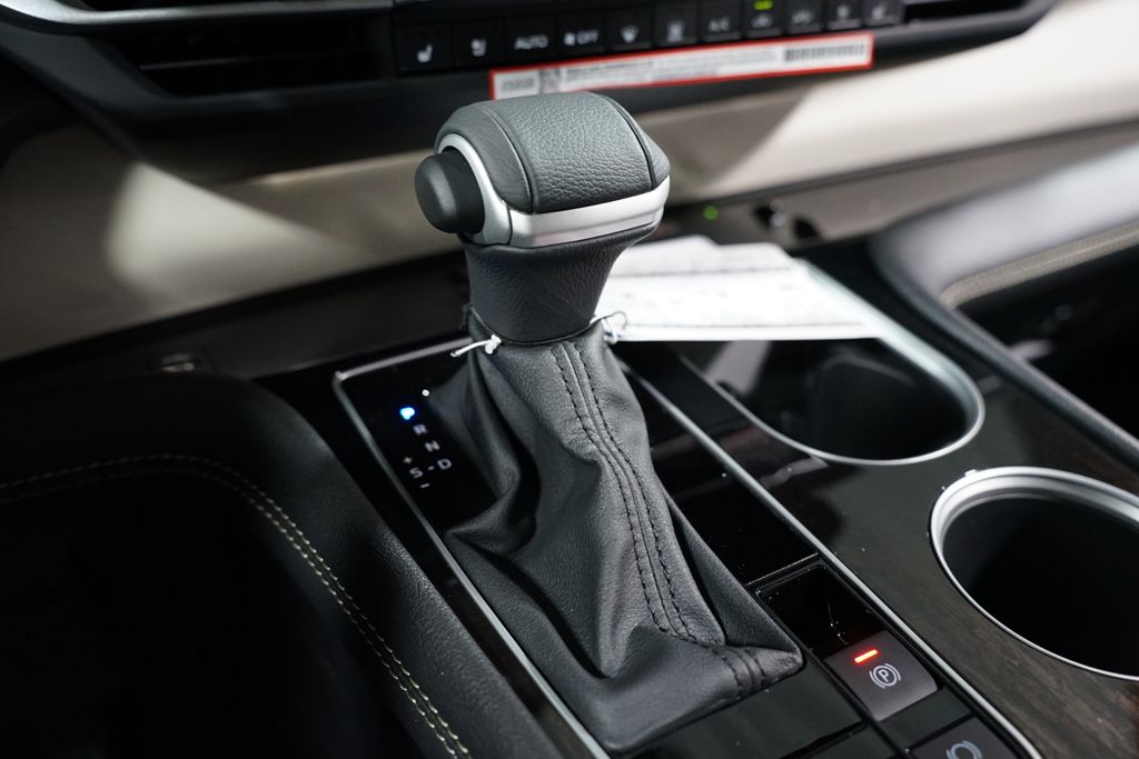 Thumbnail: 2026 Toyota Sienna - 22