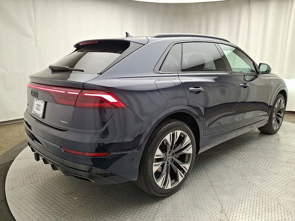 Thumbnail: 2026 Audi Q8 - 3