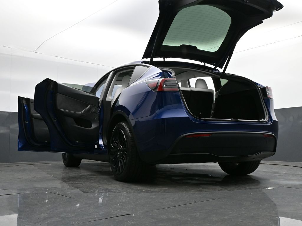 2024 Tesla Model Y Long Range Dual Motor All-Wheel Drive