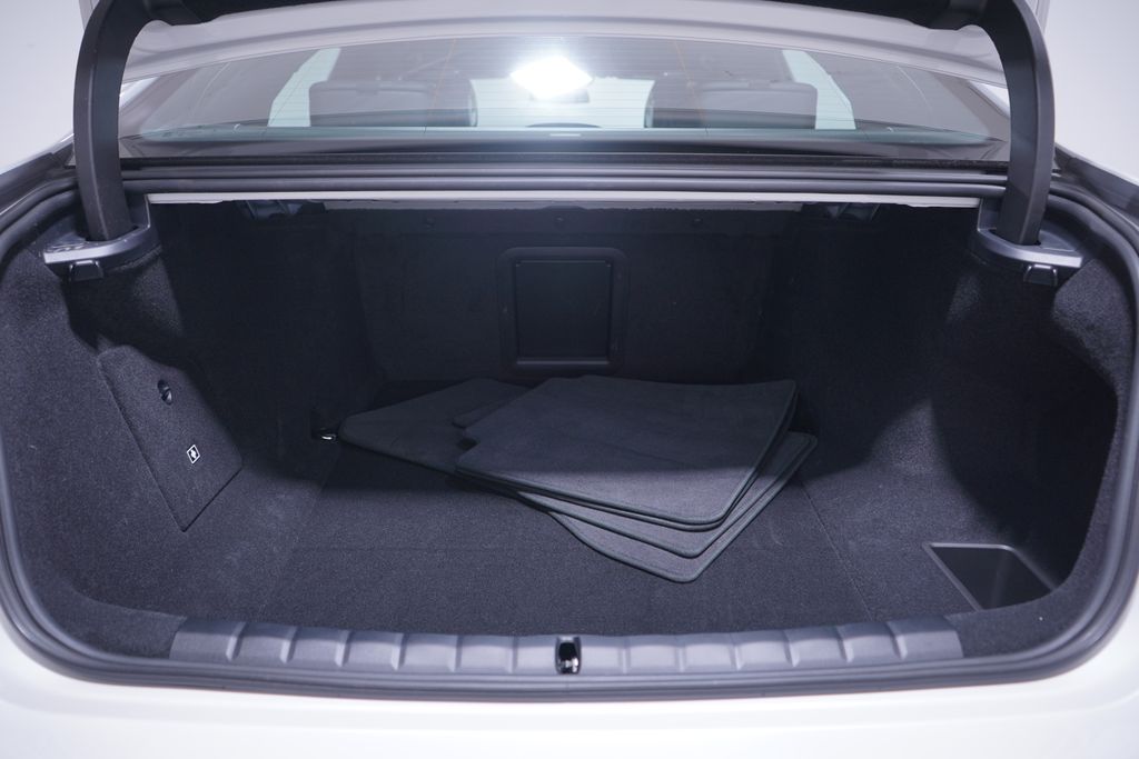 Thumbnail: 2025 BMW i7 - 23