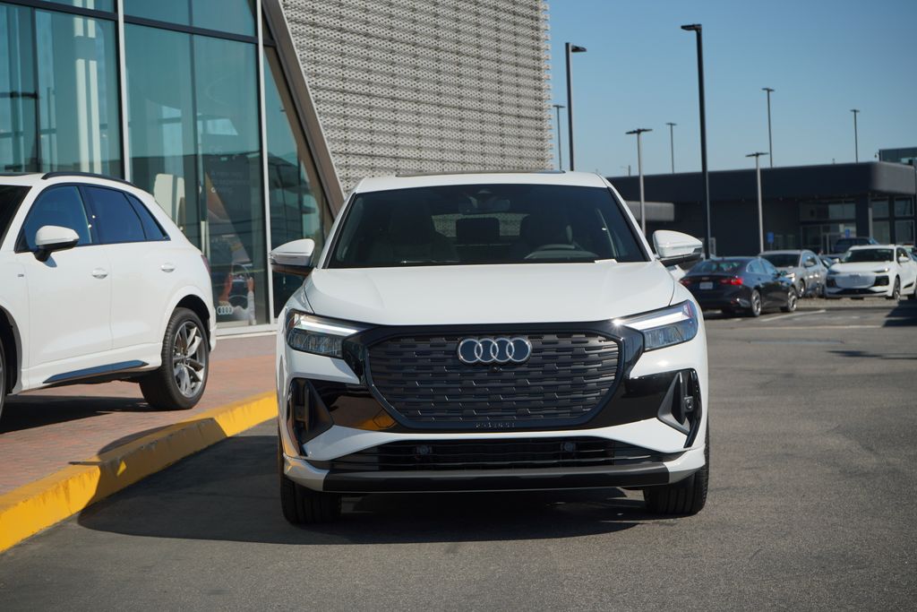 2025 Audi Q4 e-tron  5