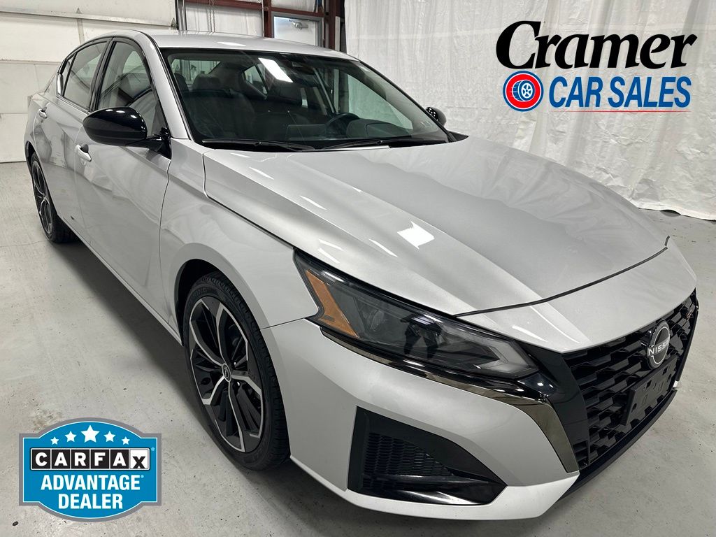 Brilliant Silver Metallic 2023 Nissan Altima Sedan Front-Wheel Drive Continuously Variable Transmission