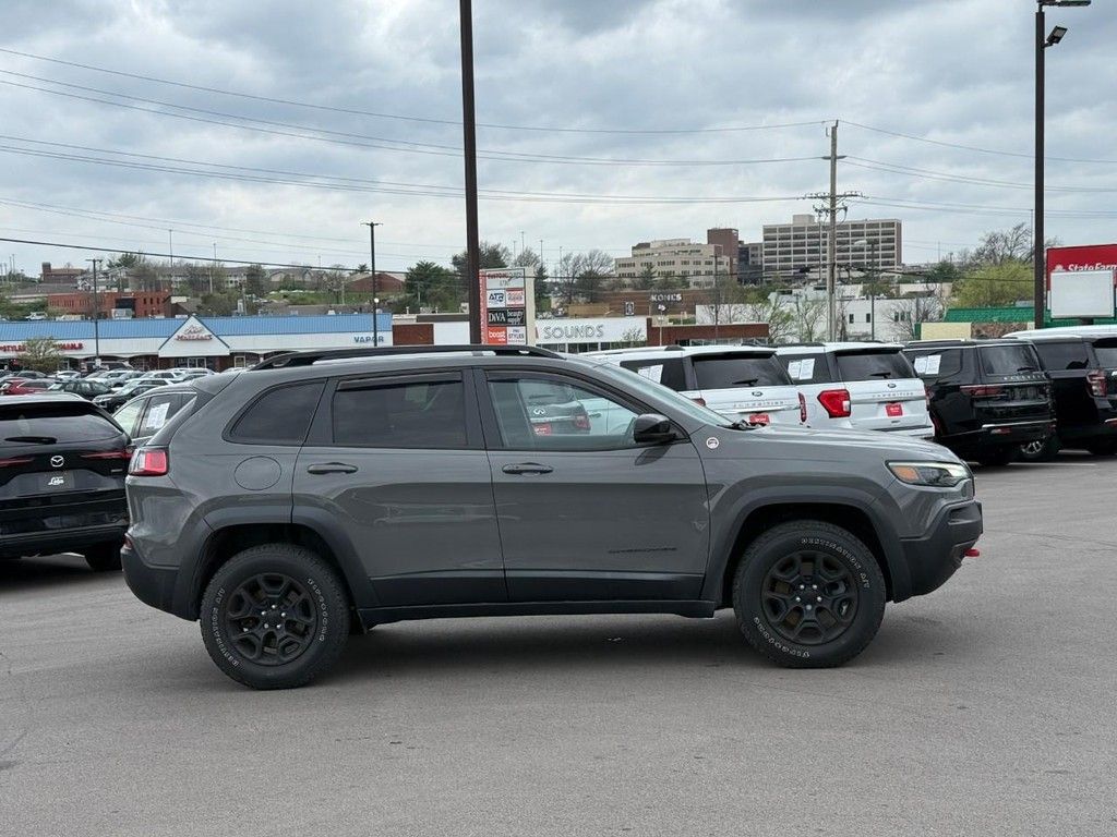 View vehicle photo 2