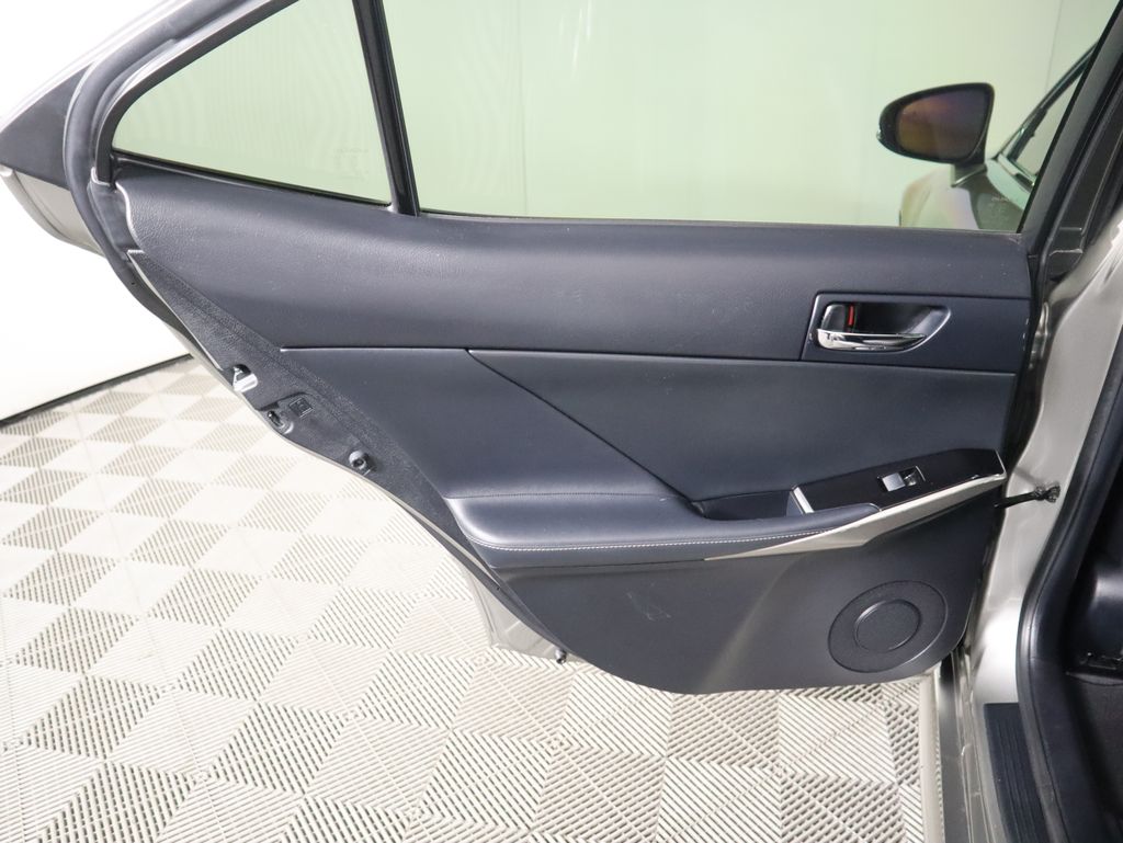 Thumbnail: 2016 Lexus IS - 27