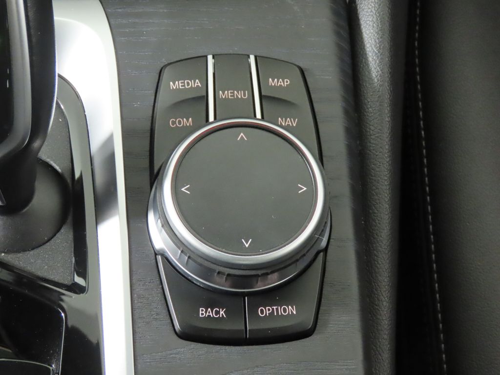 Thumbnail: 2022 BMW 5 Series - 26