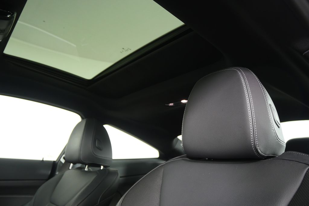 Thumbnail: 2025 BMW 4 Series - 13