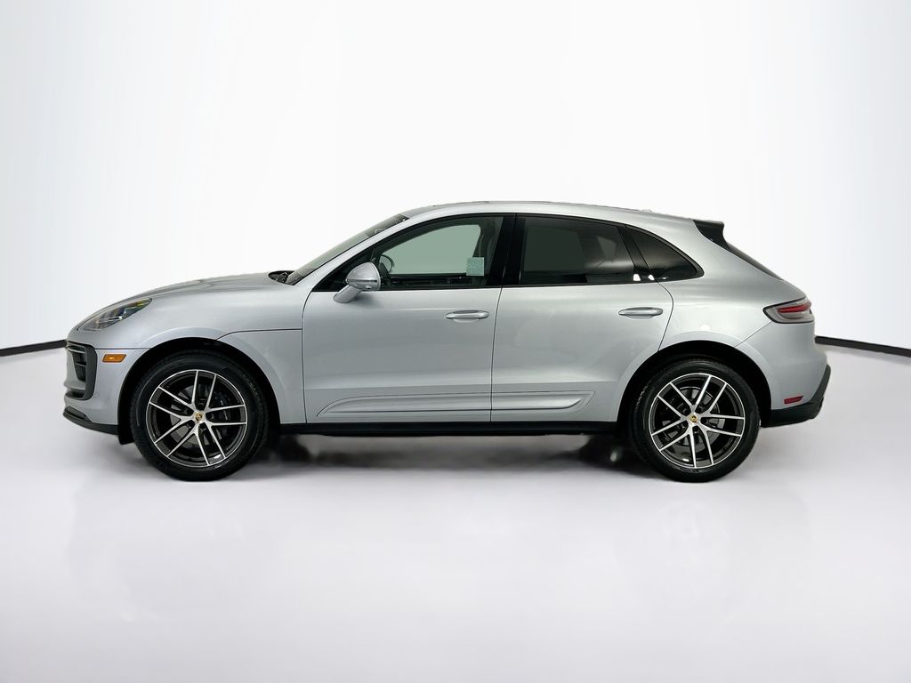Thumbnail: 2025 Porsche Macan - 2