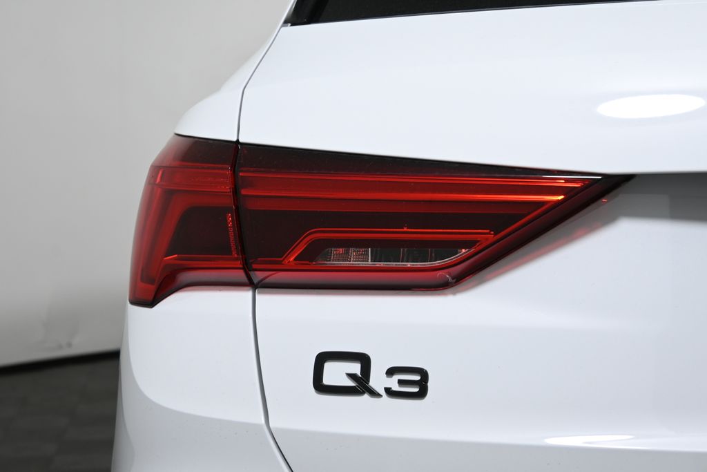 2025 Audi Q3  12