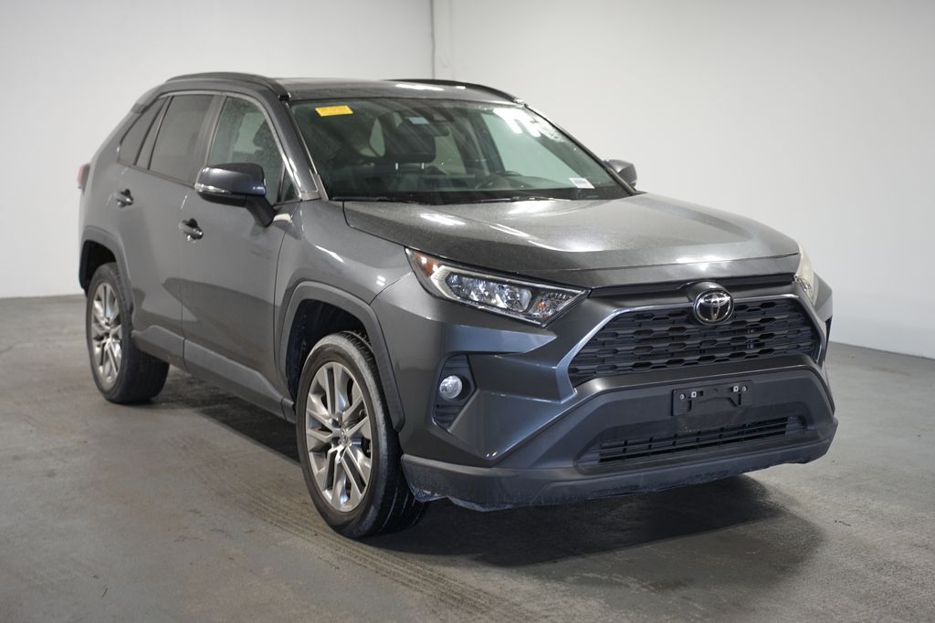 2019 Toyota RAV4 XLE Premium 3