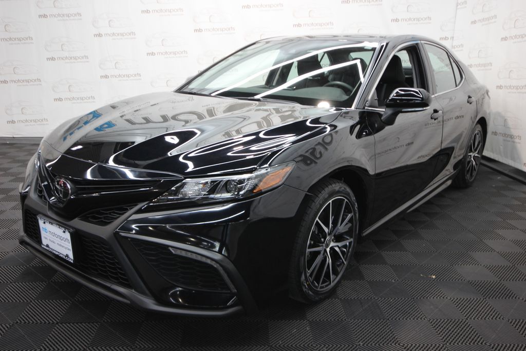 Midnight Black Metallic 2024 Toyota Camry Sedan Front-Wheel Drive 8-Speed Automatic