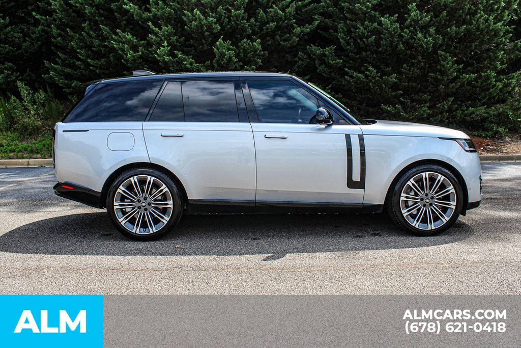 Used 2024 Silver Land Rover SE image 9