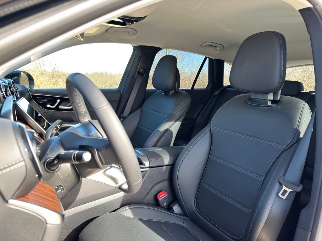 2025 Mercedes-Benz GLC GLC 350e photo