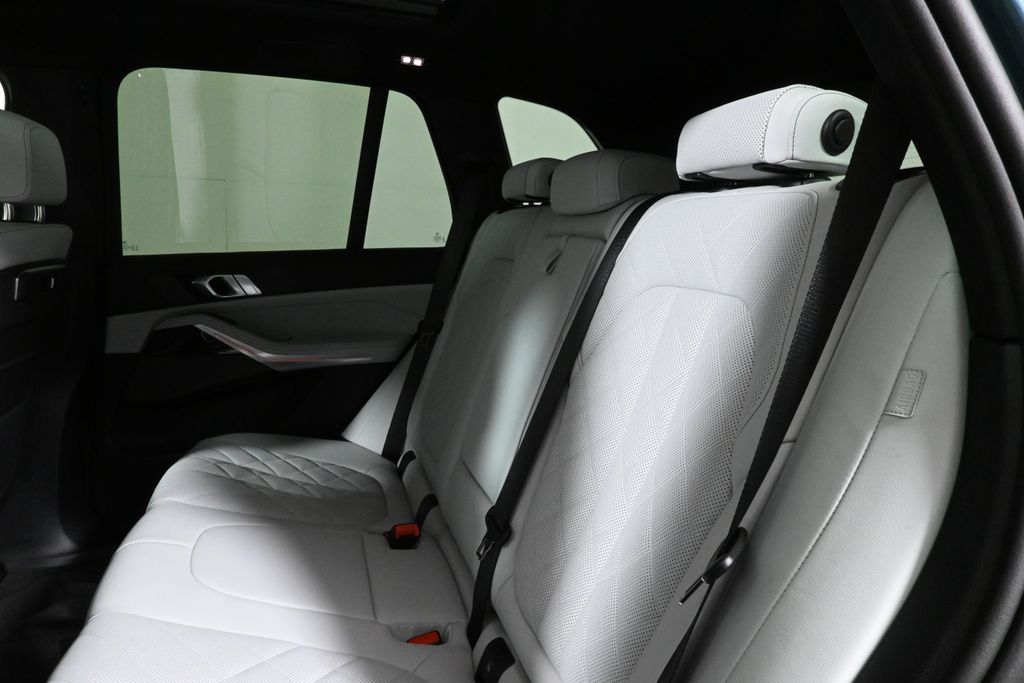 Thumbnail: 2026 BMW X5 - 4