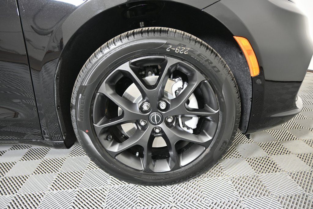 2026 Chrysler Pacifica Limited - Photo 11