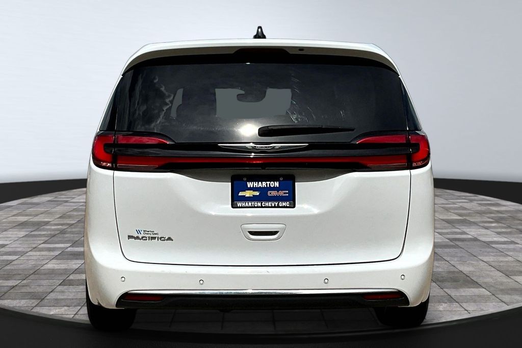 2024 Chrysler Pacifica Touring L - 5