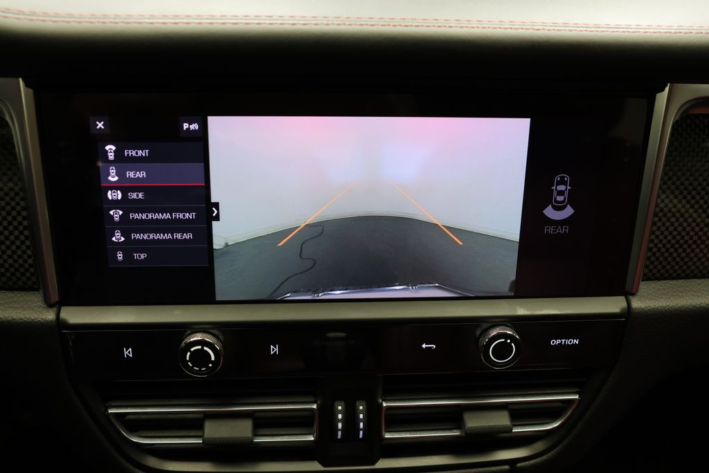 Thumbnail: 2024 Porsche Macan - 24