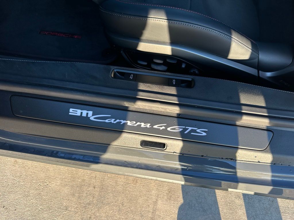 Thumbnail: 2025 Porsche 911 - 22