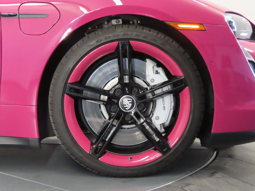 Thumbnail: 2022 Porsche Taycan - 11