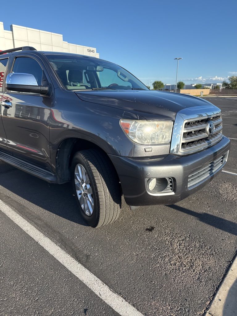 Thumbnail: 2014 Toyota Sequoia - 10