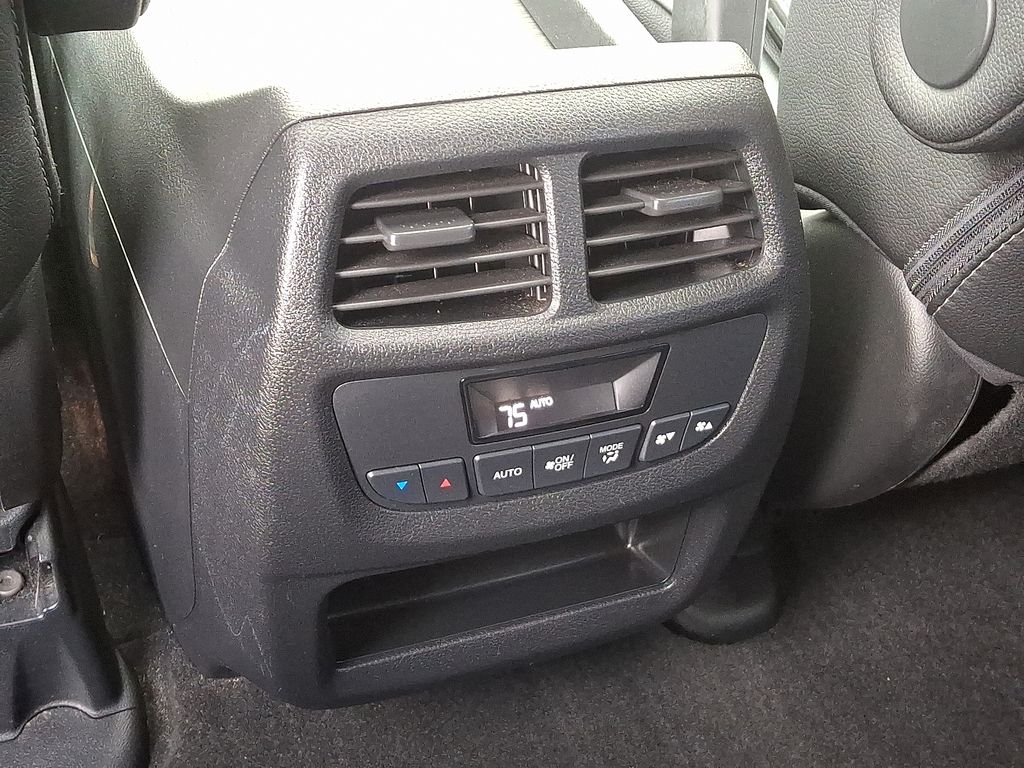 Thumbnail: 2016 Honda Pilot - 11