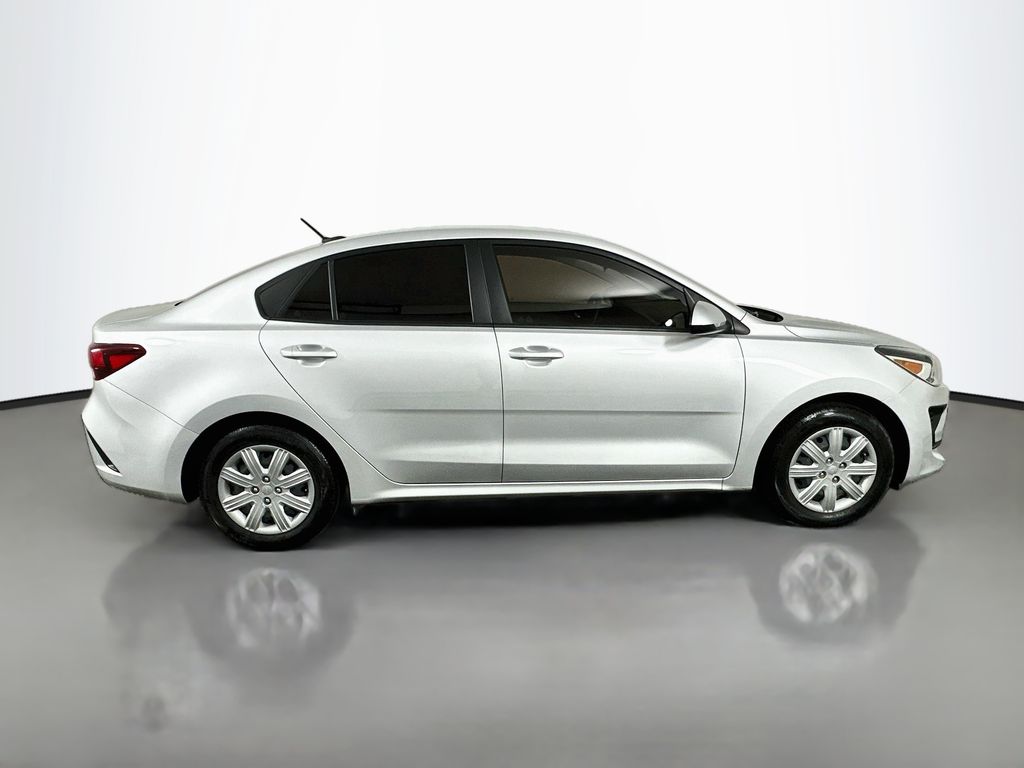 Thumbnail: 2023 Kia Rio - 4
