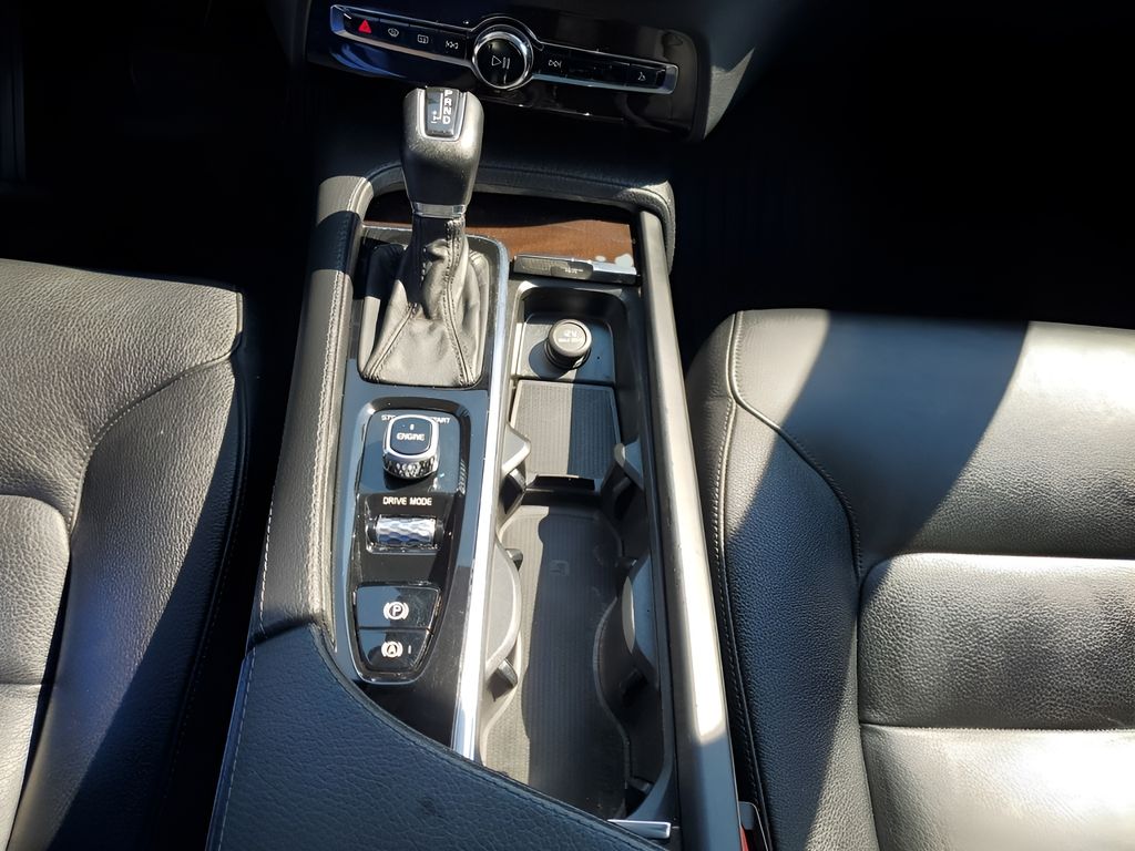 Used Car 2017 Volvo Xc90  T5 Momentum For Sale Under $15,000 In Austin, Texas