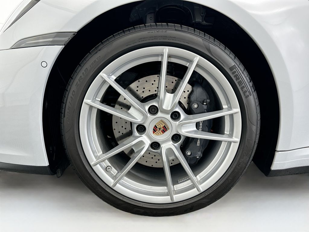 Thumbnail: 2025 Porsche 911 - 29