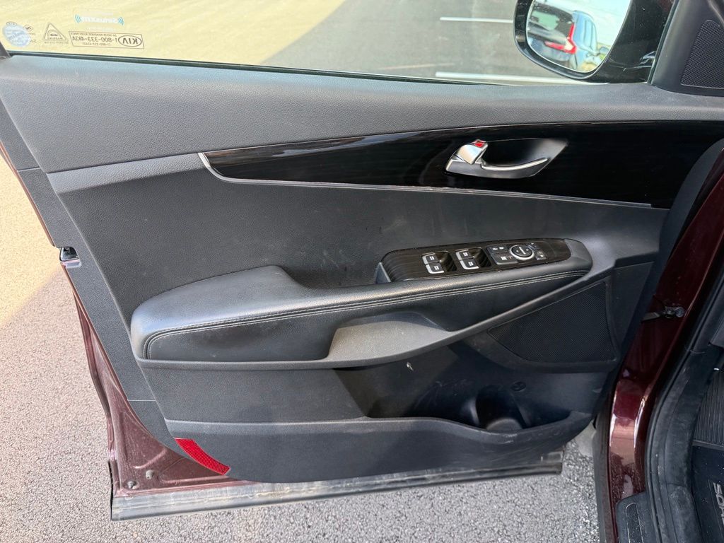 Thumbnail: 2019 Kia Sorento - 11