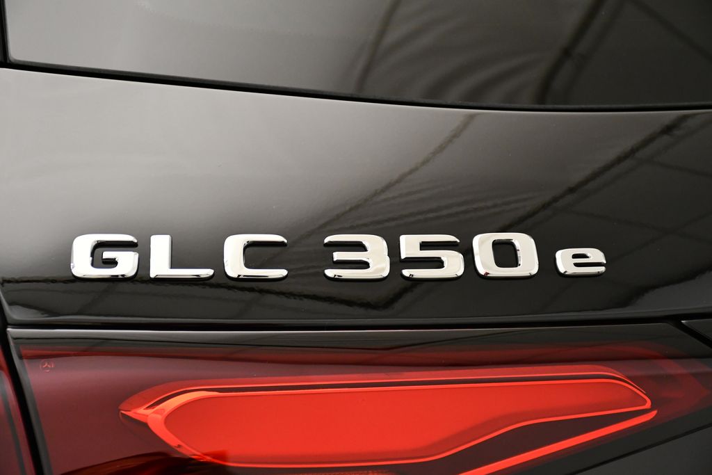 2025 Mercedes-Benz GLC 350 9