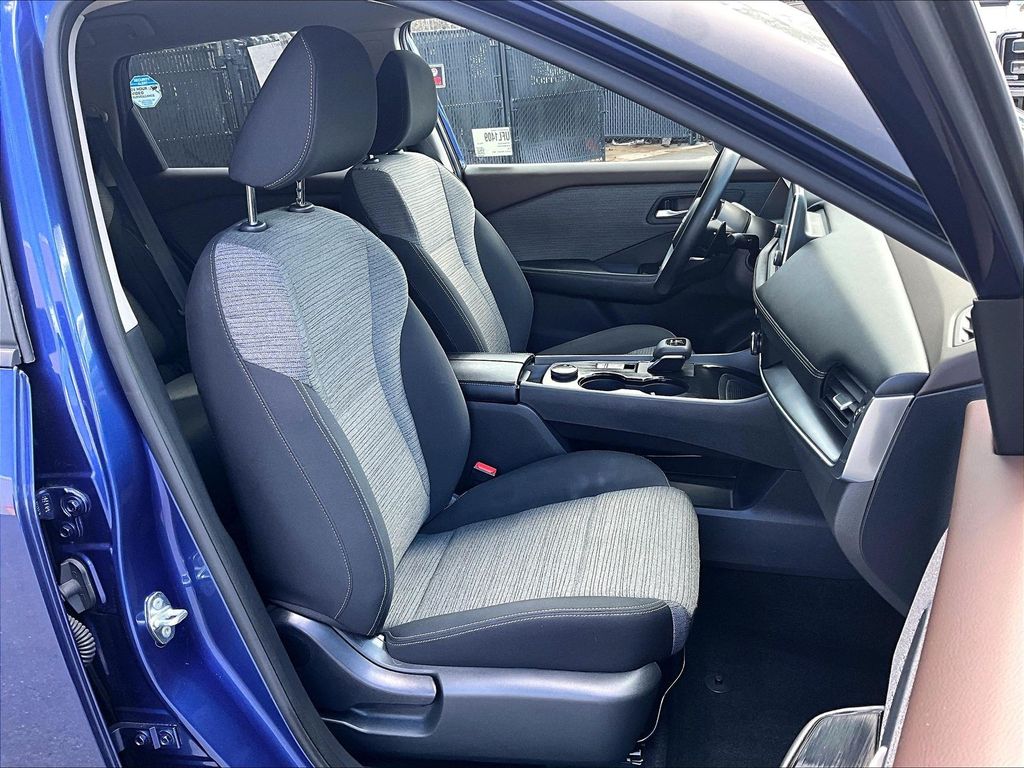 2023 Nissan Rogue — photo 7