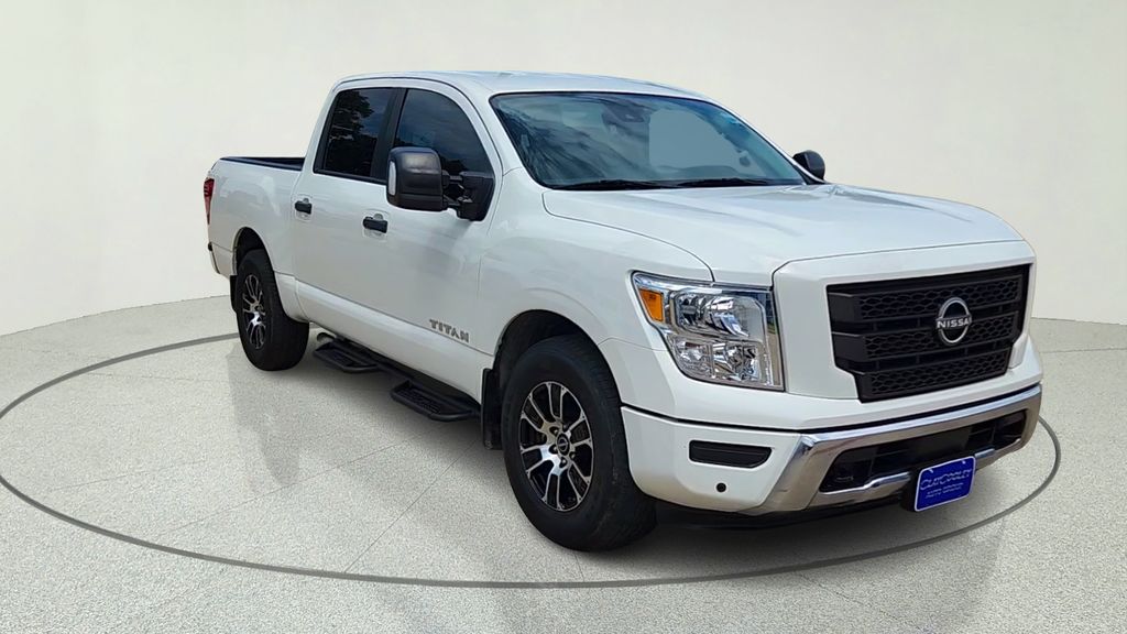 2024 Nissan Titan SV