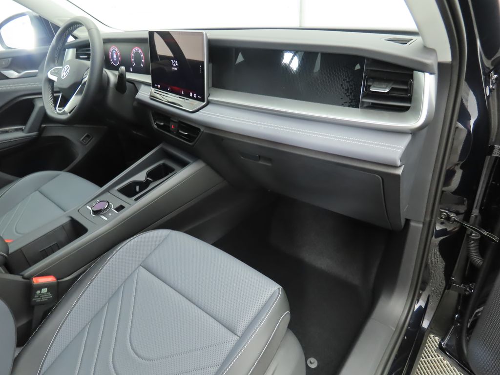 2025 Volkswagen Tiguan 2.0T 18