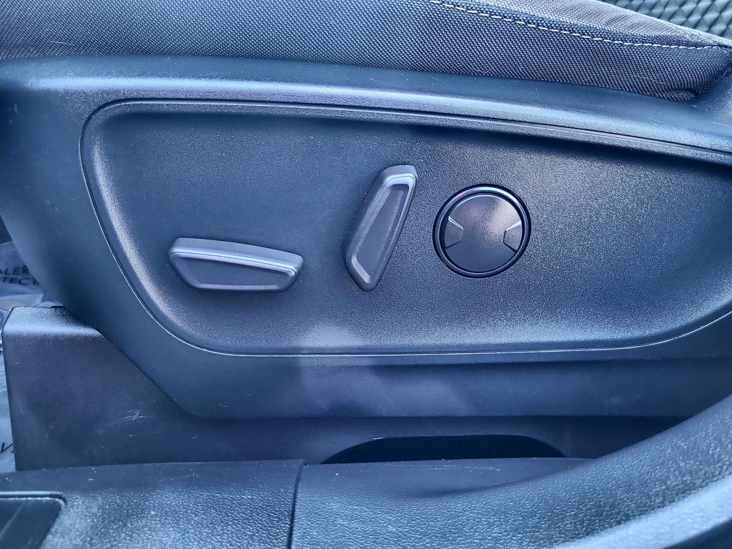 2020 Ford Escape SE 12