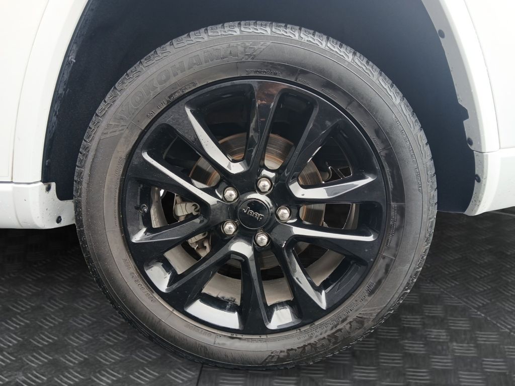 Used Car 2020 Jeep Grand Cherokee  Altitude For Sale Under $20,000 In Austin, Texas