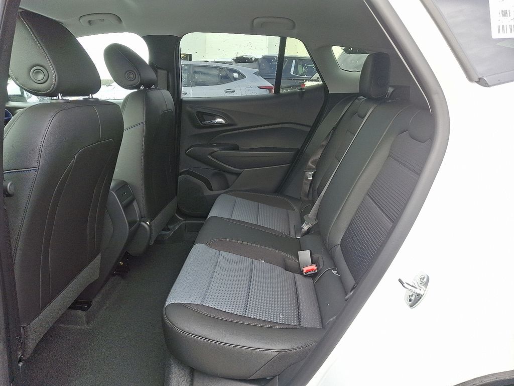 2025 Chevrolet Trax LT 5