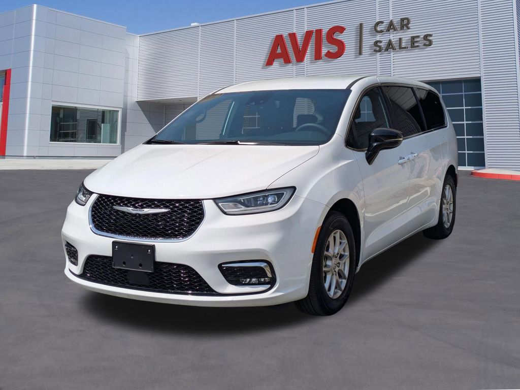 2025 Chrysler Pacifica Select FWD