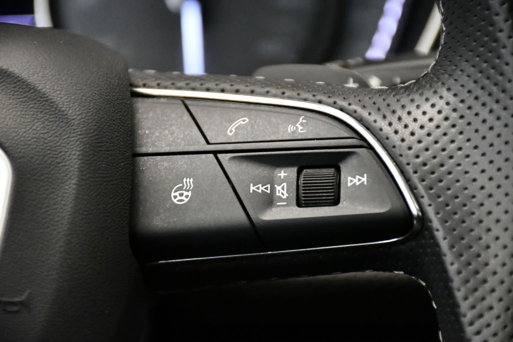 Thumbnail: 2023 Audi SQ5 - 23