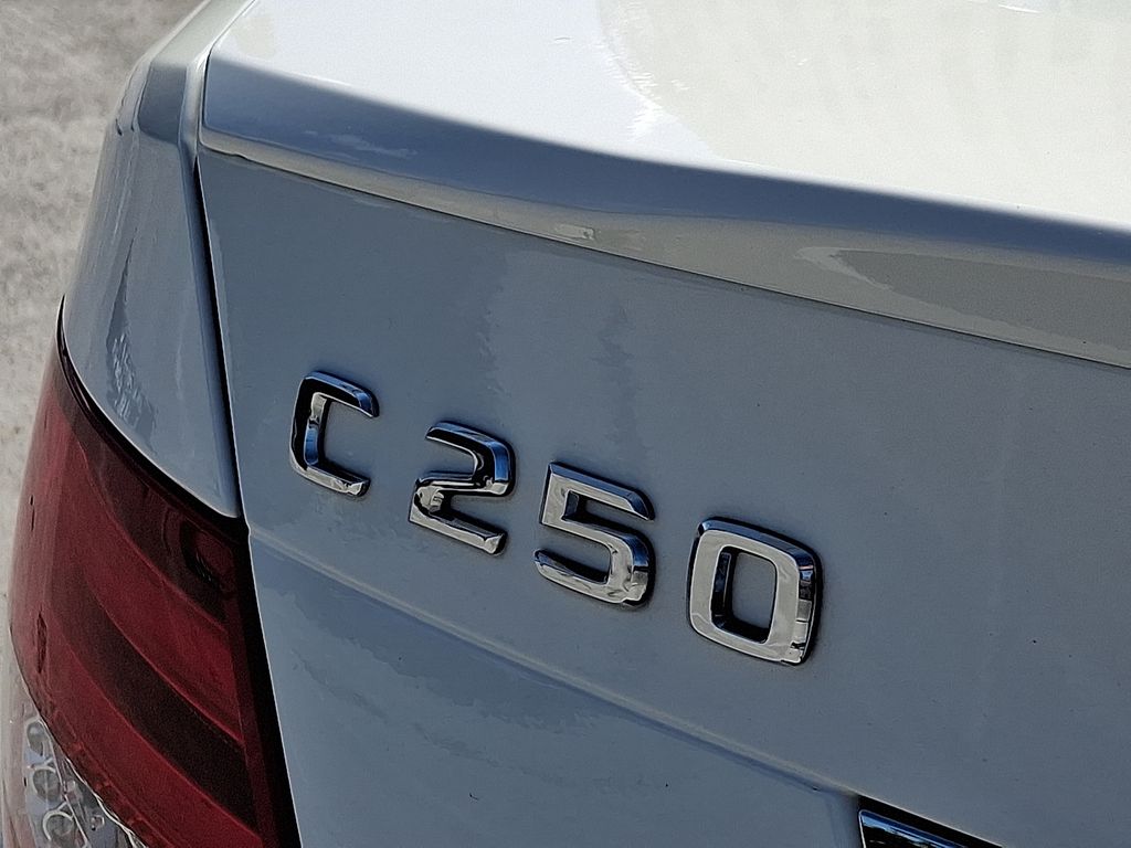 Thumbnail: 2012 Mercedes-Benz C-Class - 32