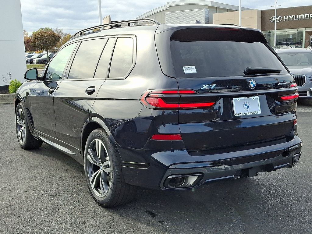 Thumbnail: 2026 BMW X7 - 3