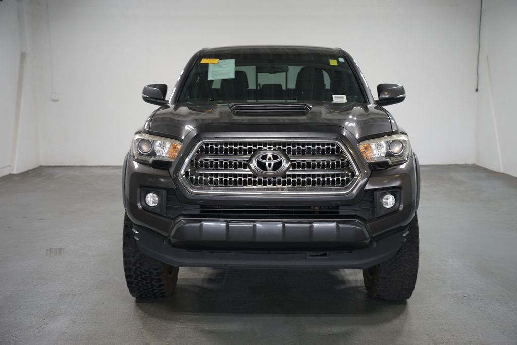 Thumbnail: 2017 Toyota Tacoma - 2