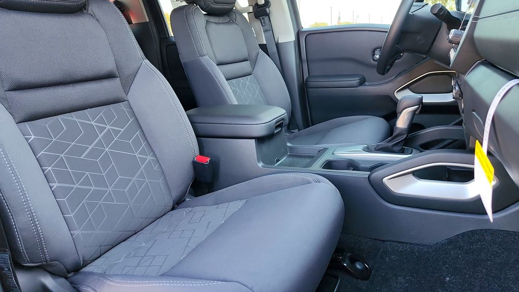 2025 Nissan Frontier