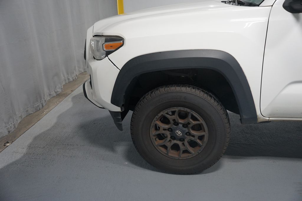 Thumbnail: 2021 Toyota Tacoma - 5