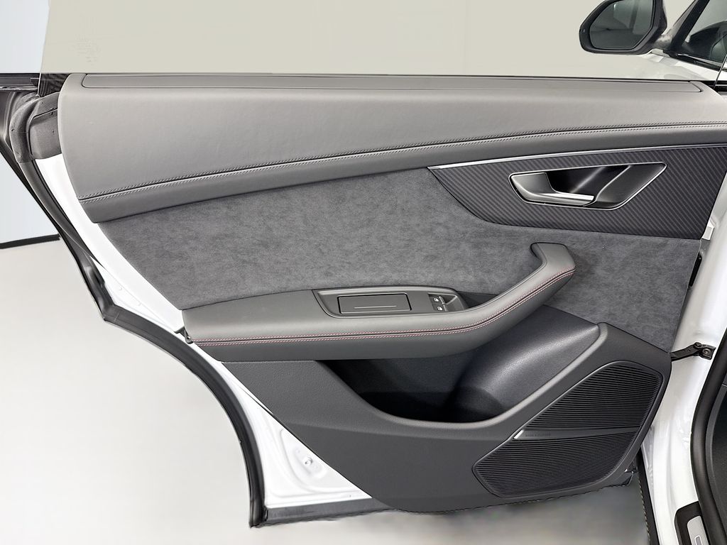 Thumbnail: 2026 Audi Q8 - 26