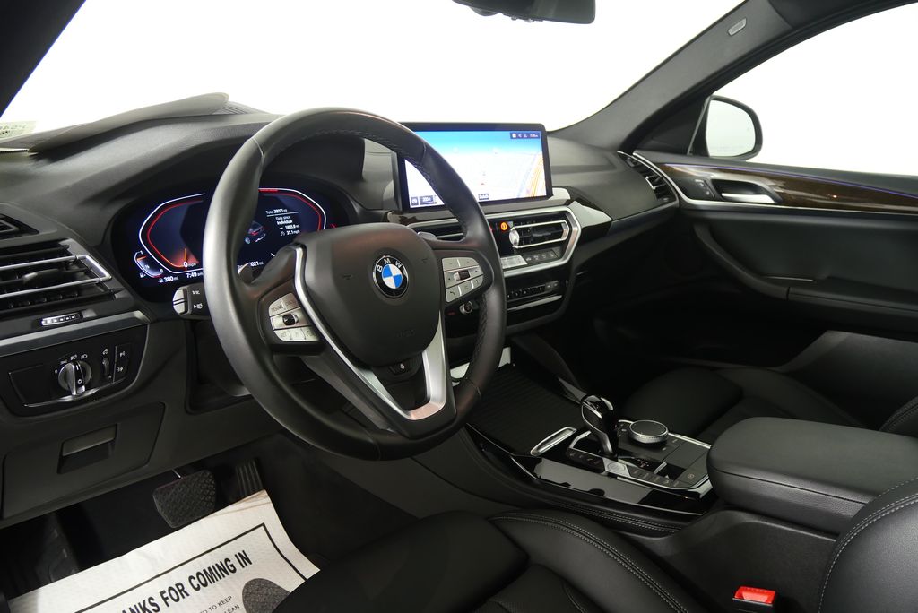 Thumbnail: 2024 BMW X4 - 13
